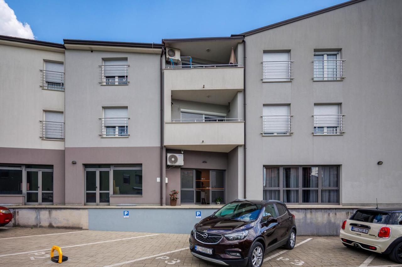 Terra 5 Deluxe On The Ground Floor With Private Parking *